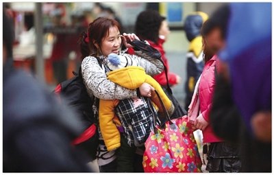 春运表情:孩子,妈妈带你回家