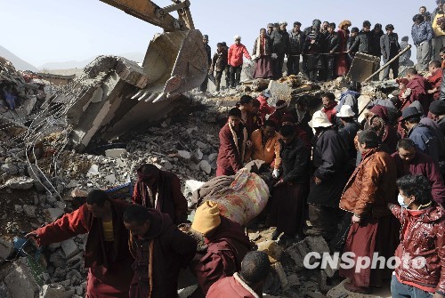 青海玉树地震灾区民众对重建家园充满信心